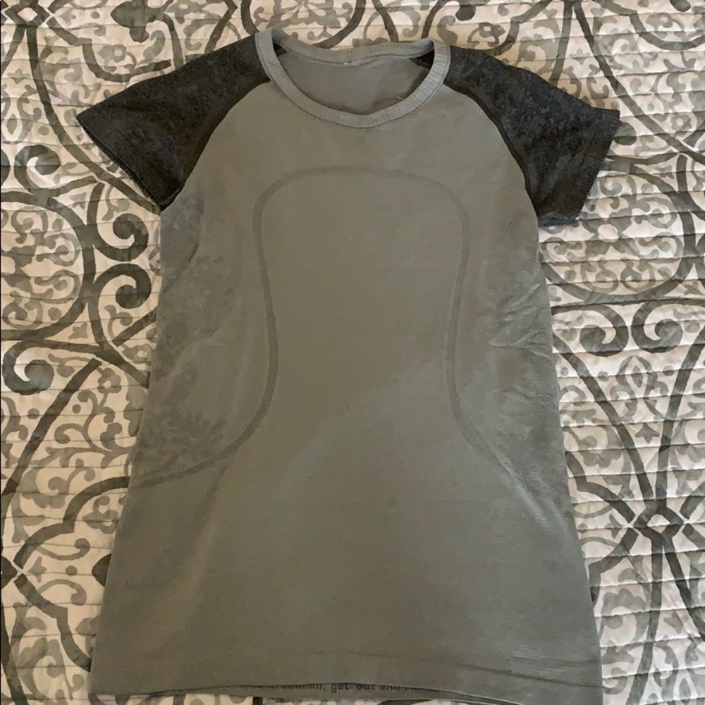 Two Tone Gray Floral Swiftly Tech SS Lululemon 8